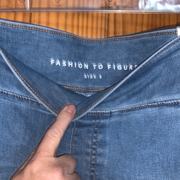 Fashion to Figure jeggings size 3(3x) - Picture 4 of 4